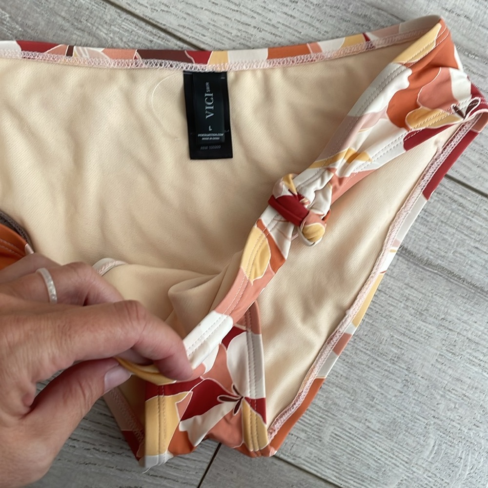 VICI bikini set graphic floral muted safari colors XL Top/ L bottom like new - Picture 3 of 8